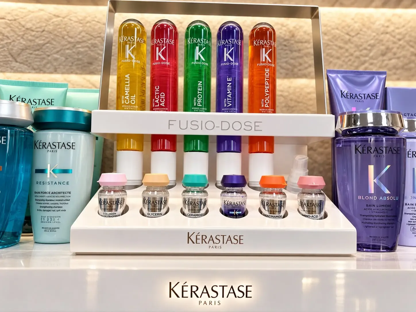 Kérastase Fusio-Dose Display mit Konzentraten und Boostern